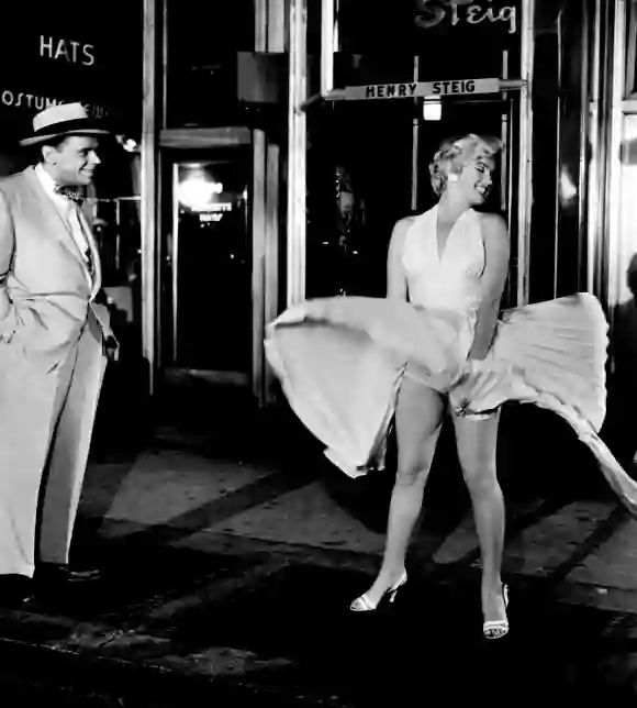 Marilyn Monroe mit Tom Ewell im Film The Seven Year Itch (2955)