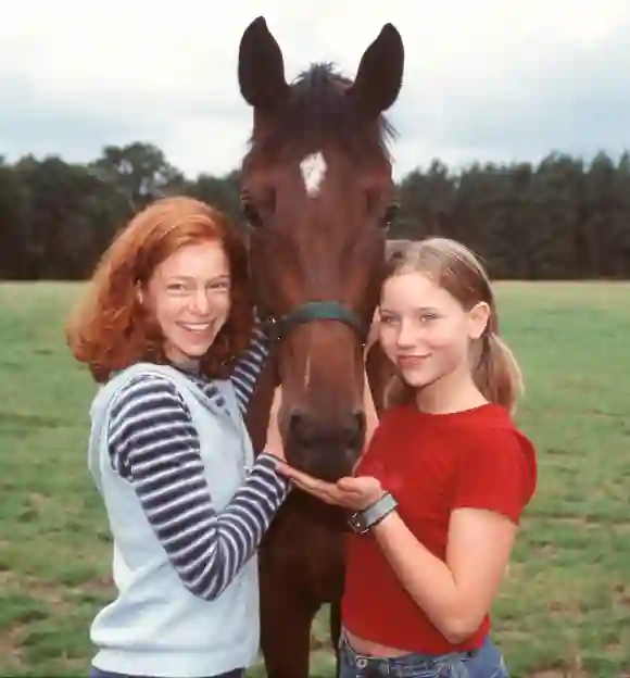 Marleen Lohse und Katharina Wäschenbach in „Die Kinder vom Alstertal“ im Jahr 2001