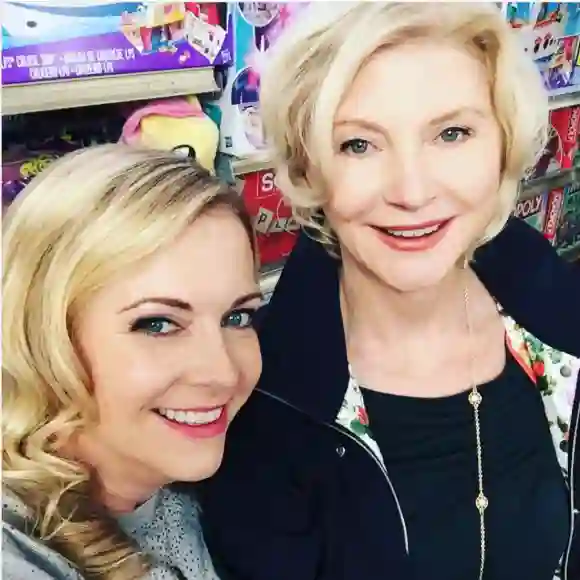 Beth Broderick und Melissa Joan Hart Sabrina - Total verhext Serie Reunion