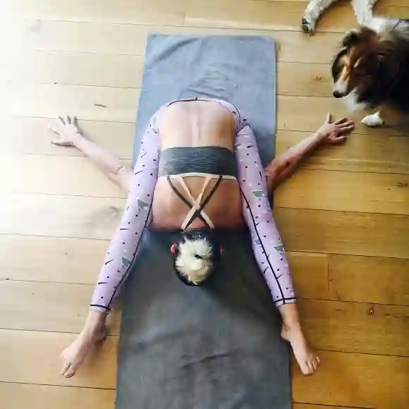 Miley Cyrus beim Yoga