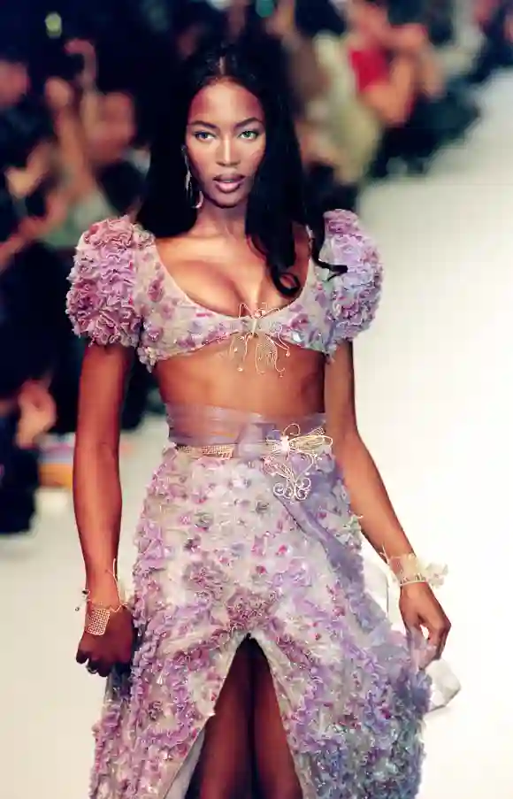 Naomi Campbell läuft für Karl Lagerfeld 1994 in Paris, Frühlig/Sommer Kollektion, Modenshow