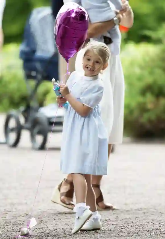 Prinzessin Estelle mit ihrem Luftballon