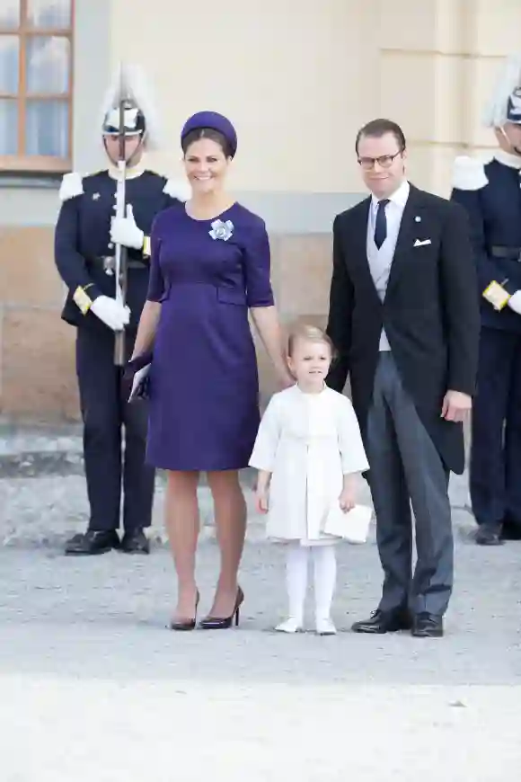 Prinzessin Estelle mit ihren Eltern Prinzessin Victoria und Prinz Daniel bei Prinz Nicolas Taufe