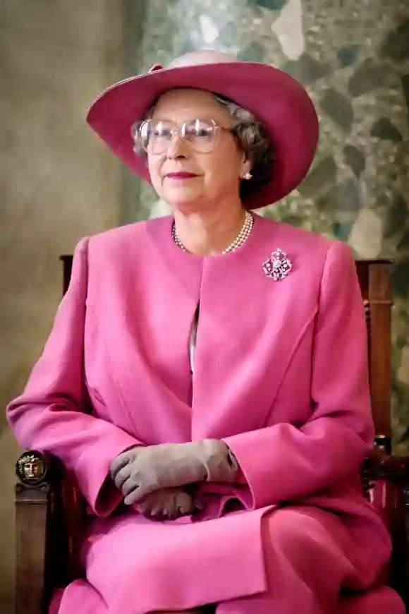 Königin Elisabeth II. in pink