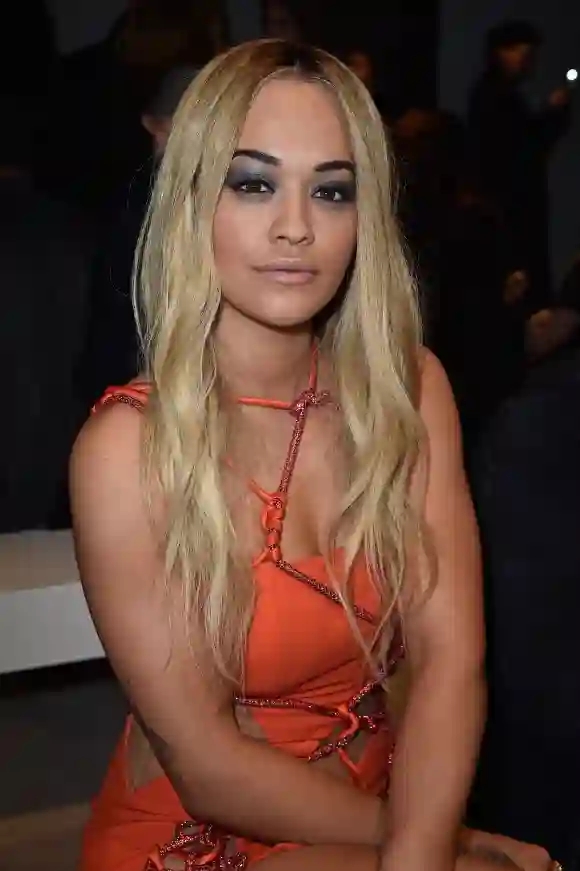 Sängerin Rita Ora auf der Paris Fashion Week 2016