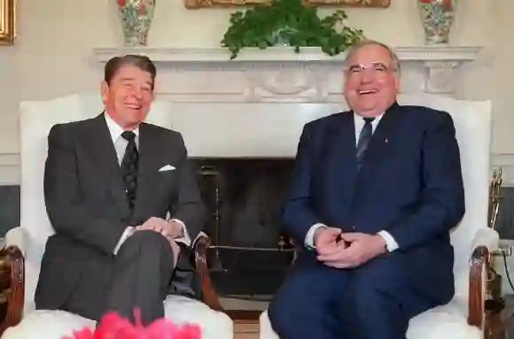 Ronald Reagan (l.) und Helmut Kohl (r.)