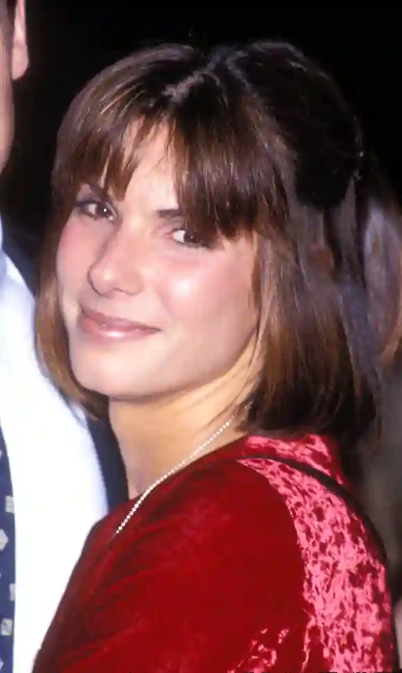 So sah Sandra Bullock 1990 aus