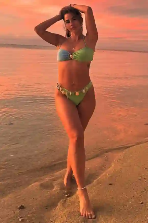 sarah engels heiß freizügig haut bikini body sixpack muskeln