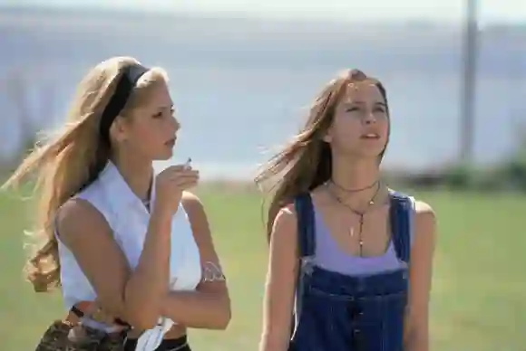 Sarah Michelle Gellar und Jennifer Love Hewitt in „Ich weiß was du letzten Sommer getan hast" 1997