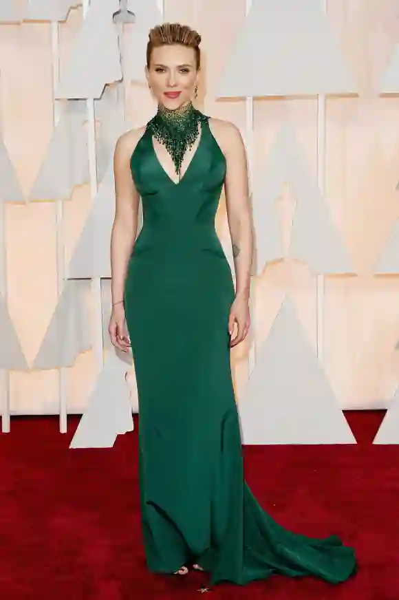 Scarlett Johansson erschien in Atelier Versace auf der Oscar-Verleihung