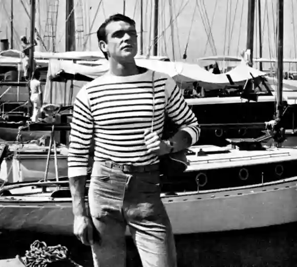 Sean Connery modelte für eine Modemagazin im Jahr 1956