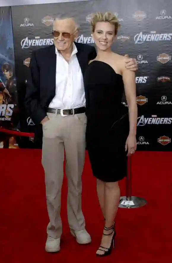 "The Avengers"-Erfinder Stan Lee und Scarlett Johansson alias "Black Widow"