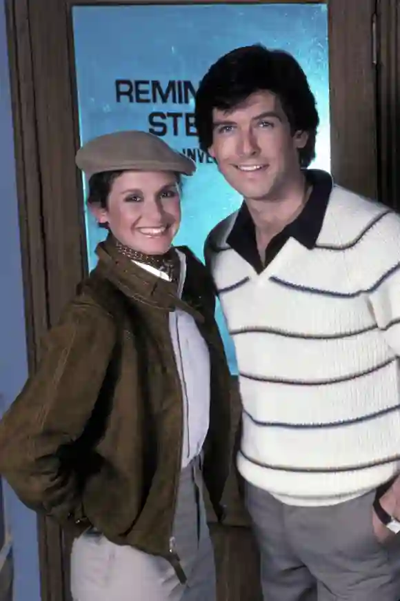 Das macht sie heute Stephanie Zimbalist und Pierce Brosnan in „Remington Steele“