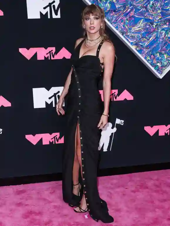 2023 MTV Video Music Awards - Ankünfte NEWARK, NEW JERSEY, USA - 12. SEPTEMBER: Die amerikanische Sängerin und Songschreiberin Taylor Swift w