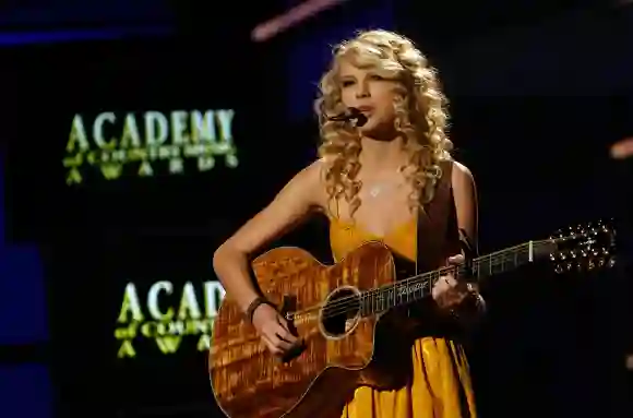 Taylor Swift, 2007, Country, Country Music Awards