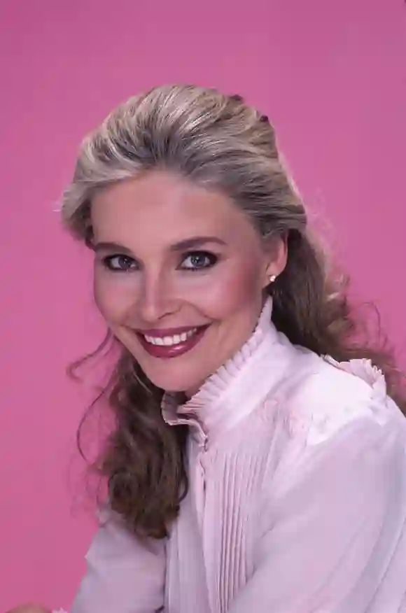 Priscilla Barnes als „Terri Alden“