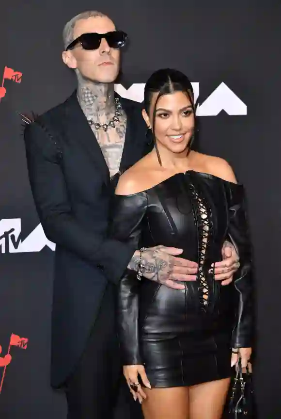 Travis Barker und Kourtney Kardashian kommen zu den MTV Video Music Awards 2021