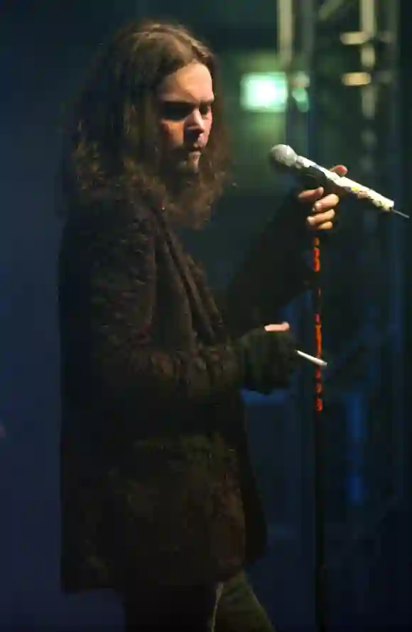 Ville Valo ist der Leadsänger der Band HIM