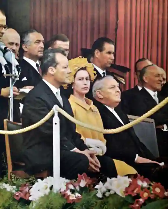 Willy Brandt, Königin Elisabeth II und Ludwig Erhard im Jahr 1965 Deutschland Besuch