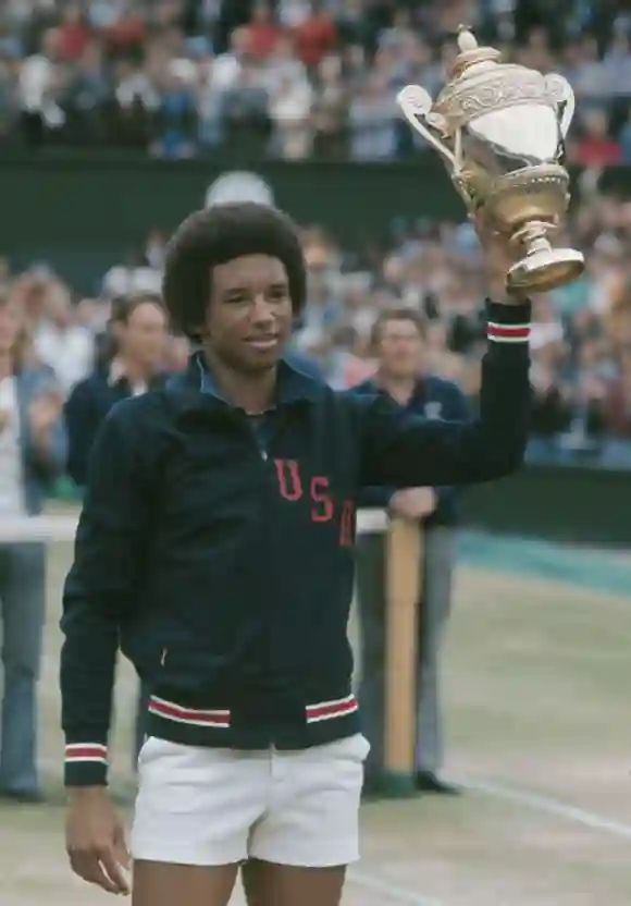 Arthur Ashe gewinnt das Wimbledon-Finale 1975