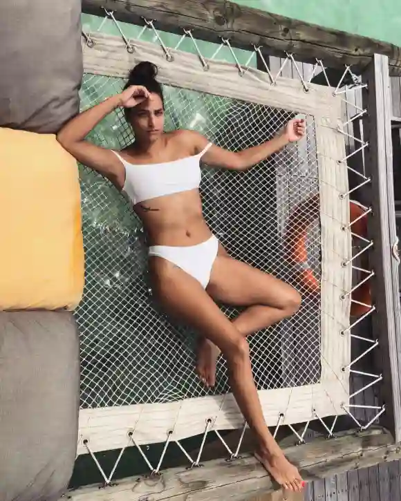 Amira Pocher sexy im Bikini