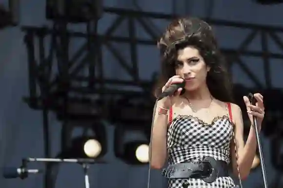 Sängerin Amy Winehouse tritt auf der Bühne des Lollapalooza im Grant Park am 5. August 2007 in Chicago, Illinois, auf.