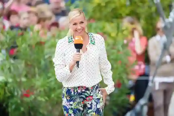 Andrea Kiewel bei der Moderation des „ZDF-Fernsehgarten“ im Juni 2018