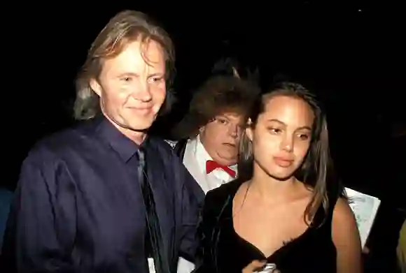 Jon Voight und Angelina Jolie im Jahr 1989