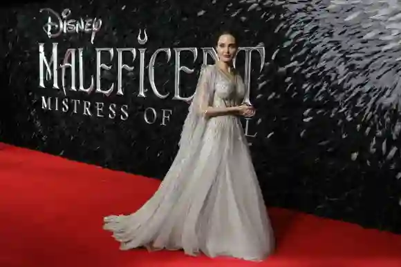 angelina jolie maleficent premiere