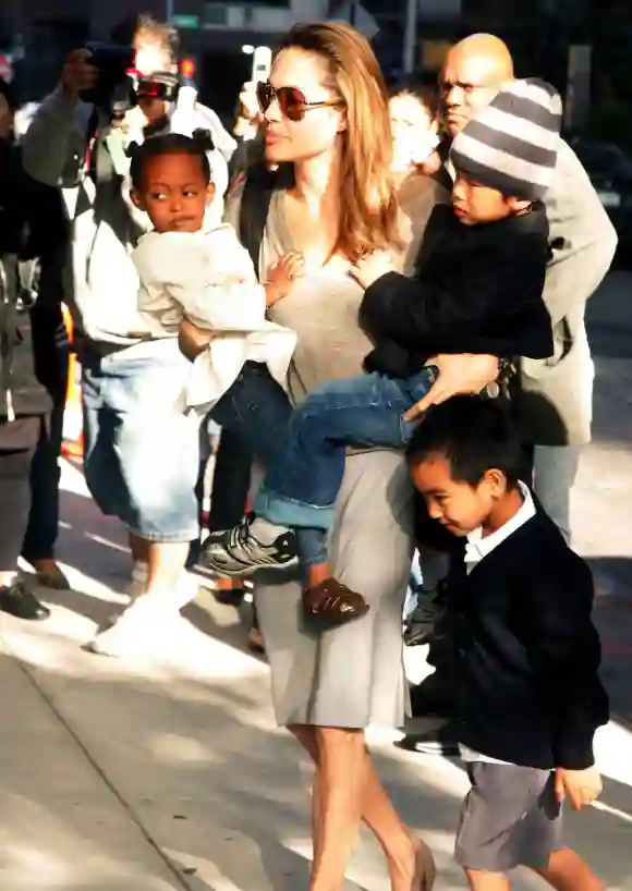 Angelina Jolie mit ihren Kindern Maddox und Pax Jolie Pitt