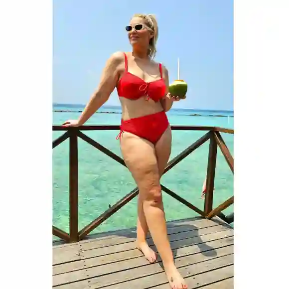 Angelina Kirsch im Bikini