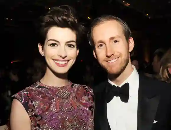 Anne Hathaway und Adam Shulman