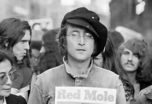 John Lennons Mörder Mark David Chapman gesteht und entschuldigt sich bei Yoko Ono