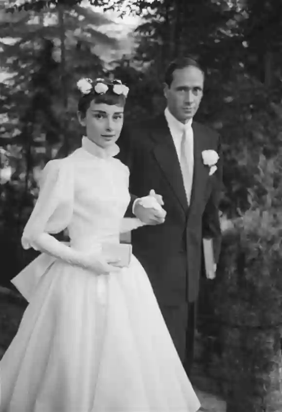 Audrey Hepburn und ihr erster Mann Mel Ferrer bei ihrer Hochzeit im September 1954
