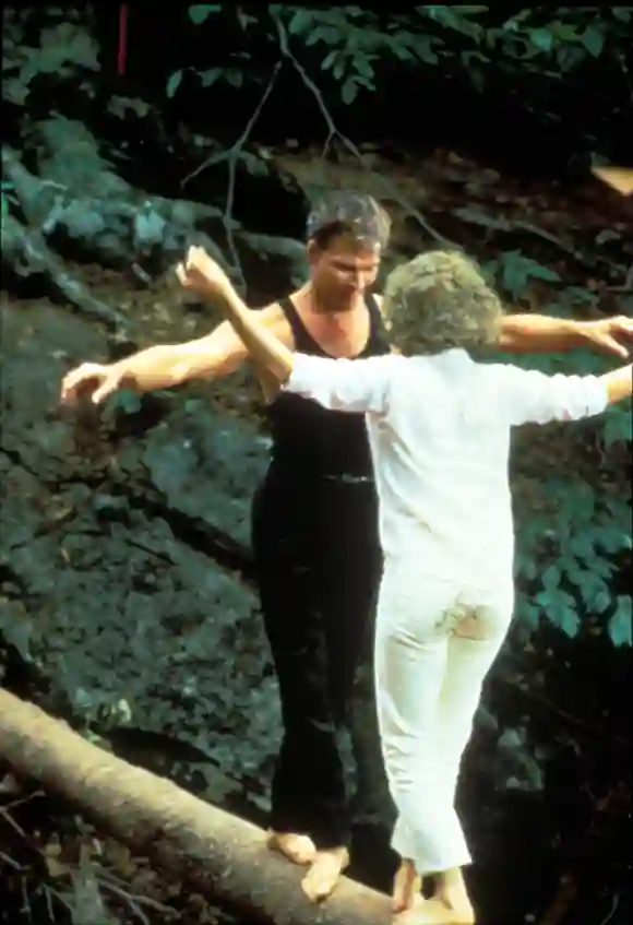 „Dirty Dancing“ Jennifer Grey und Patrick Swayze Baumstamm-Szene Filmsezene