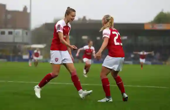 Beth Mead und Vivianne Miedema