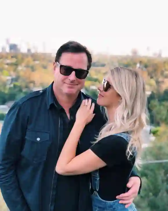 Kelly Rizzo postet ein Pärchenbild von sich und Bob Saget auf Instagram