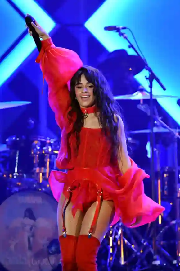 Camila Cabello im Strapsen-Look