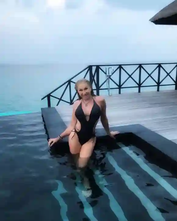 Carmen Geiss: Sexy im Badeanzug