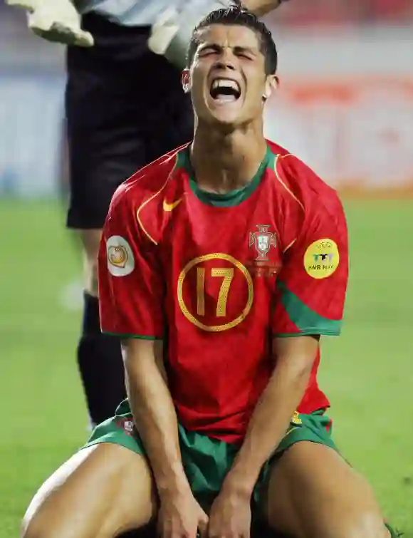 Christiano Ronaldo beim Länderspiel von Portugal 2004