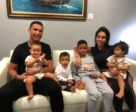 Cristiano Ronaldo, Georgina Rodriguez und Kinder