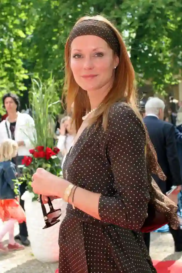 esther-schweins-fr-her-und-heute-ihre-wahnsinns-verwandlung