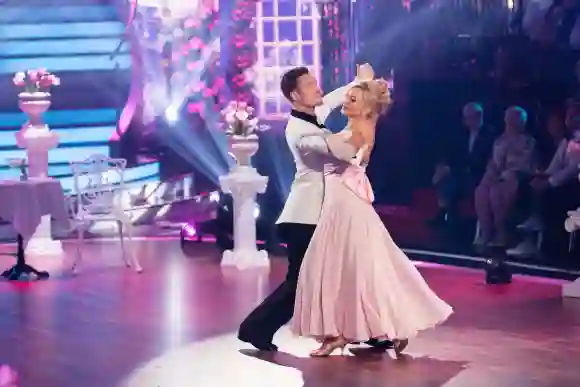 evelyn burdecki lets dance