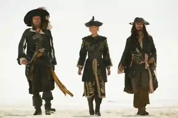 Geoffrey Rush, Keira Knightley und Johnny Depp in „Fluch der Karibik“
