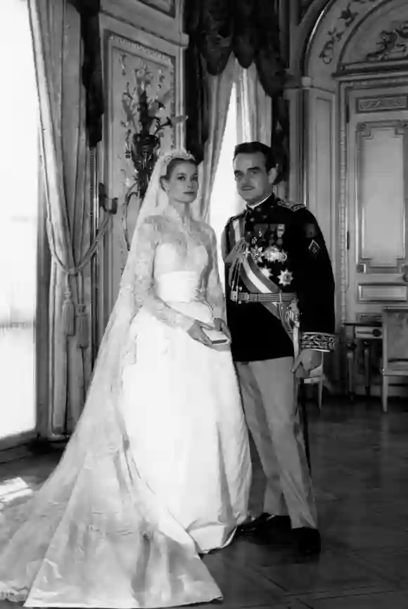 1956 heiratete Grace Kelly Fürst Rainier von Monaco und wurde zur Fürstin