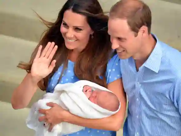 Herzogin Kate und Prinz William nach der Geburt von Prinz George 2013
