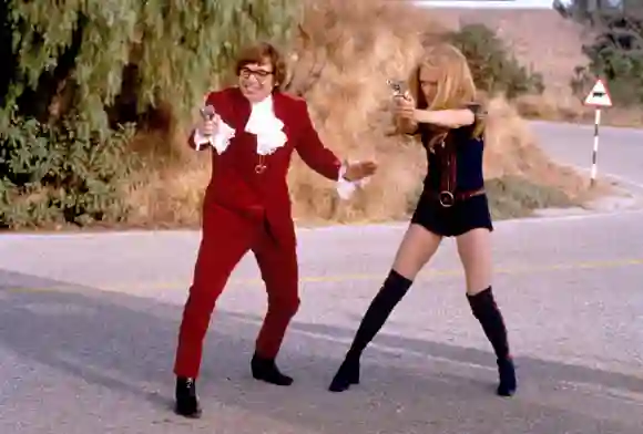 Mike Myers und Heather Graham in Austin Powers – Spion in geheimer Missionarsstellung