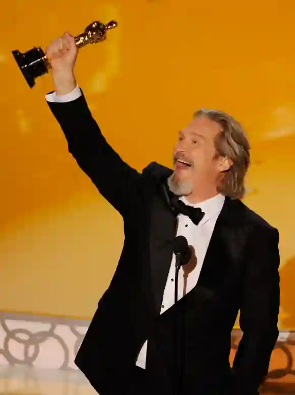 Jeff Bridges bei den Academy Awards 2010. Er erhielt den Preis als Bester Hauptdarsteller für das Drama „Crazy Heart“.