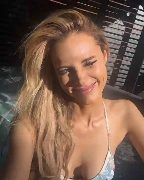 jenice heiß freizügig bikini