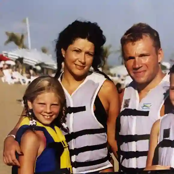 Jenny Frankhauser als Kind mit Mama Iris Klein und Peter Klein